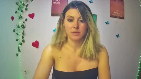 Snapshot of hestesiaxx chatting on January 14, 2025, 2:08 am Hestesiaxx online show from January 14, 2025, 2:08 am