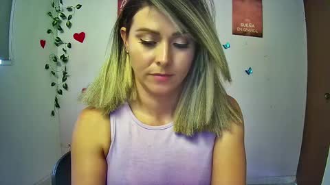 Snapshot of hestesiaxx chatting on February 27, 2025, 10:31 pm Hestesiaxx online show from February 27, 2025, 10:31 pm