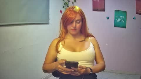 Snapshot of hestesiaxx chatting on November 27, 2025, 2:24 am Hestesiaxx online show from November 27, 2025, 2:24 am