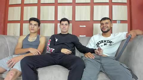 heteros men online show from March 11, 2025, 1:48 am