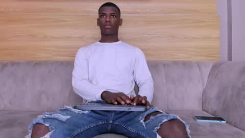 heteros men online show from September 22, 2025, 1:13 pm