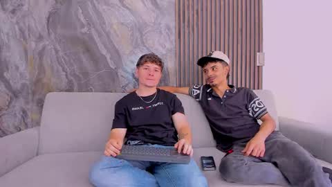 heteros men online show from September 28, 2025, 9:20 pm