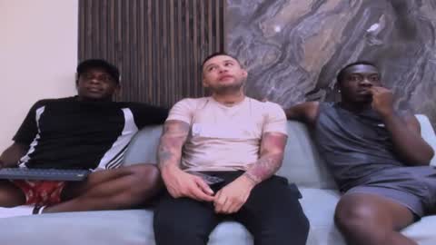 heteros men online show from October 13, 2025, 2:06 pm