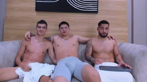 heteros men online show from April 23, 2026, 6:47 am