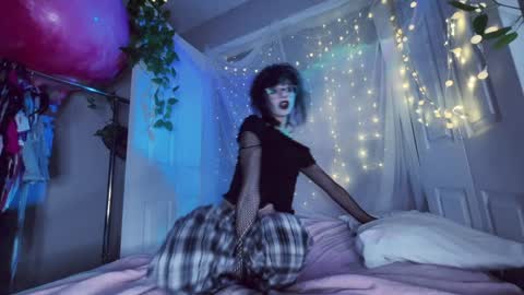 Snapshot of hexivu chatting on December 1, 2025, 3:00 am salem online show from December 1, 2025, 3:00 am
