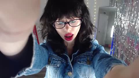 Snapshot of hexivu chatting on February 9, 2026, 3:32 am salem online show from February 9, 2026, 3:32 am