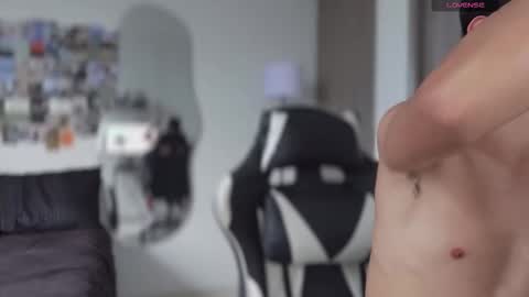 Snapshot of hey_cesard chatting on September 22, 2025, 2:41 pm hey_cesard online show from September 22, 2025, 2:41 pm