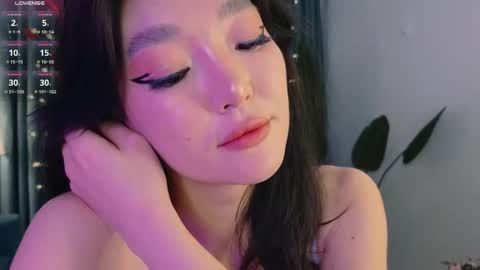 Snapshot of hey_herbal chatting on February 14, 2025, 5:57 pm Audrey online show from February 14, 2025, 5:57 pm