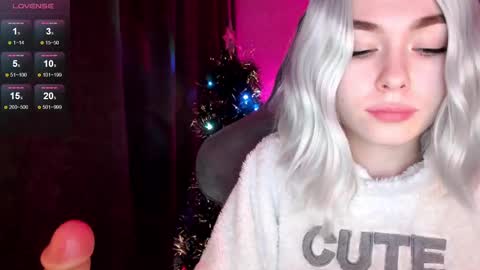 Snapshot of hey_nora_ chatting on December 30, 2024, 3:13 pm Nora online show from December 30, 2024, 3:13 pm