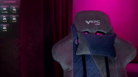 Snapshot of hey_nora_ chatting on September 17, 2025, 11:06 pm Nora online show from September 17, 2025, 11:06 pm