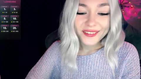 Snapshot of hey_nora_ chatting on November 18, 2025, 1:22 am Nora online show from November 18, 2025, 1:22 am