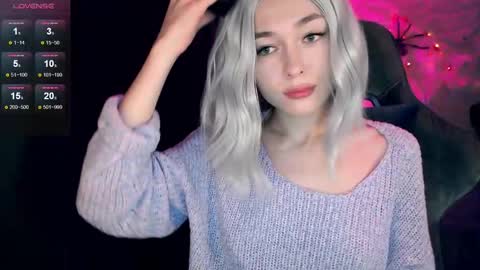 Snapshot of hey_nora_ chatting on November 24, 2025, 1:38 am Nora online show from November 24, 2025, 1:38 am