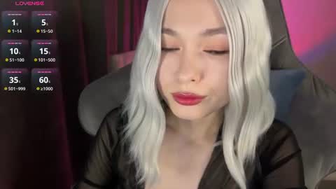 Snapshot of hey_nora_ chatting on June 11, 2026, 12:08 am Nora online show from June 11, 2026, 12:08 am