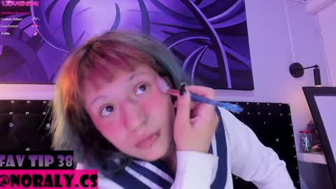 Snapshot of hey_noraly chatting on May 22, 2026, 3:02 am Noraly online show from May 22, 2026, 3:02 am