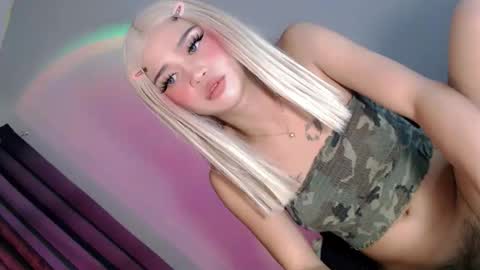 Snapshot of hey_sexy_lady28 chatting on September 10, 2025, 2:17 pm Tamarah online show from September 10, 2025, 2:17 pm