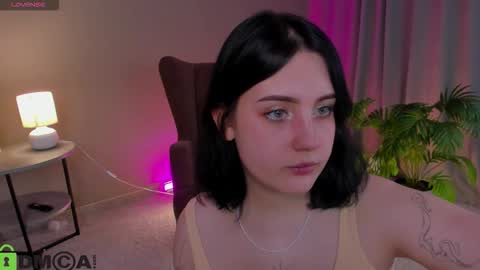 Snapshot of hey_tessa chatting on November 23, 2025, 11:21 am Tessa online show from November 23, 2025, 11:21 am