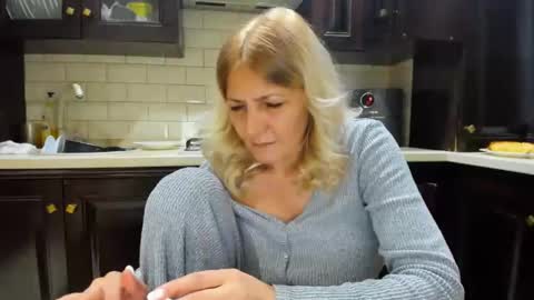 Snapshot of heyheygrey chatting on March 1, 2025, 3:49 pm Heyheygrey online show from March 1, 2025, 3:49 pm