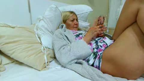 Snapshot of heyheygrey chatting on November 15, 2025, 6:48 pm Heyheygrey online show from November 15, 2025, 6:48 pm