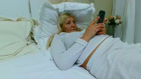 Snapshot of heyheygrey chatting on November 18, 2025, 8:46 pm Heyheygrey online show from November 18, 2025, 8:46 pm