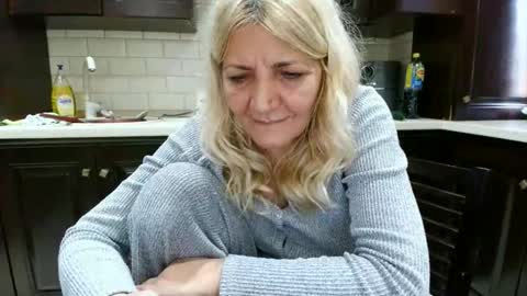 Snapshot of heyheygrey chatting on November 22, 2025, 10:14 am Heyheygrey online show from November 22, 2025, 10:14 am