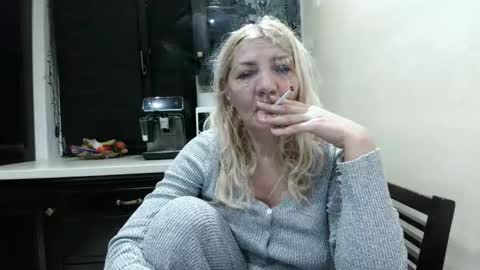 Snapshot of heyheygrey chatting on January 6, 2026, 5:00 am Heyheygrey online show from January 6, 2026, 5:00 am