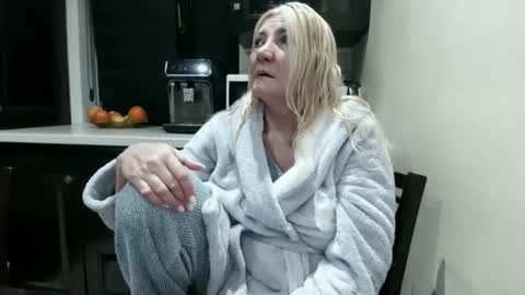 Snapshot of heyheygrey chatting on February 3, 2026, 7:52 pm Heyheygrey online show from February 3, 2026, 7:52 pm