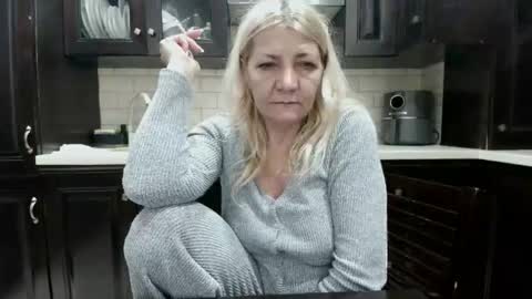 Snapshot of heyheygrey chatting on February 5, 2026, 6:12 pm Heyheygrey online show from February 5, 2026, 6:12 pm