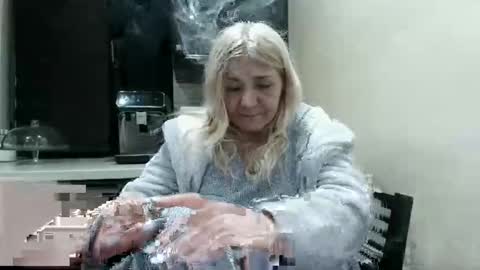 Snapshot of heyheygrey chatting on February 11, 2026, 1:43 am Heyheygrey online show from February 11, 2026, 1:43 am