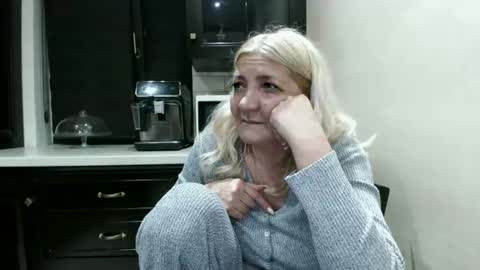 Snapshot of heyheygrey chatting on February 14, 2026, 7:43 pm Heyheygrey online show from February 14, 2026, 7:43 pm