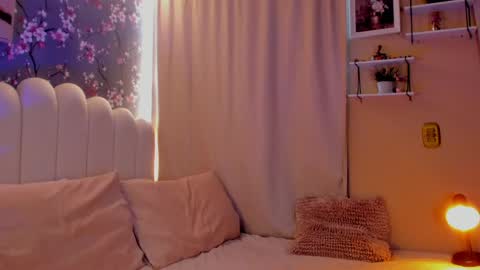 Snapshot of heymartina chatting on May 28, 2026, 2:03 pm Martina Ricci Show schedule Monday to Friday 8am colombia time I work some weekends online show from May 28, 2026, 2:03 pm