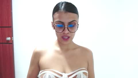 Snapshot of hhayek_eva7 chatting on February 4, 2025, 1:06 pm Eva online show from February 4, 2025, 1:06 pm