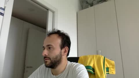 hhombre online show from September 26, 2025, 12:31 pm