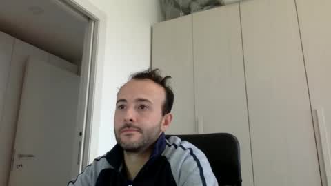 Snapshot of hhombre chatting on November 17, 2025, 10:32 am hhombre online show from November 17, 2025, 10:32 am