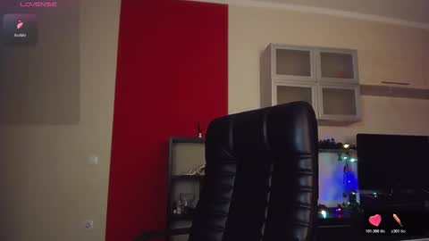 Lina online show from January 13, 2026, 5:35 am