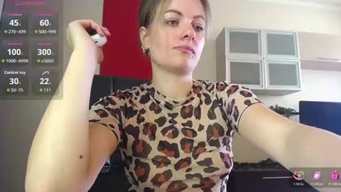Lina online show from July 3, 2026, 9:27 am