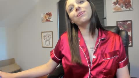 Paige online show from September 29, 2025, 1:27 pm