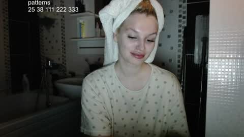 Snapshot of hi_i_am_ana chatting on July 6, 2026, 6:32 am Ana online show from July 6, 2026, 6:32 am