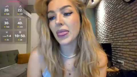 Snapshot of hi_lina chatting on July 6, 2026, 2:41 am Hi lina online show from July 6, 2026, 2:41 am