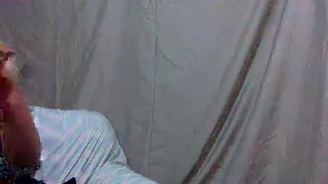 Snapshot of hi_there99 chatting on October 13, 2025, 12:27 pm hi_there99 online show from October 13, 2025, 12:27 pm