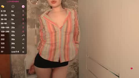 Snapshot of hiaru_cutie chatting on March 4, 2026, 5:24 am Hiaru online show from March 4, 2026, 5:24 am