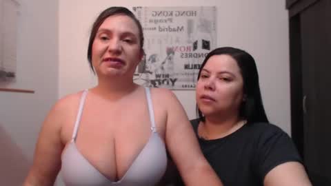 Snapshot of hidden_tinna chatting on September 17, 2025, 10:06 am Tinna online show from September 17, 2025, 10:06 am