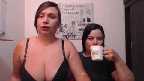 Snapshot of hidden_tinna chatting on October 1, 2025, 11:27 am Tinna online show from October 1, 2025, 11:27 am