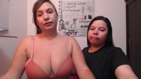 Snapshot of hidden_tinna chatting on October 11, 2025, 11:09 am Tinna online show from October 11, 2025, 11:09 am