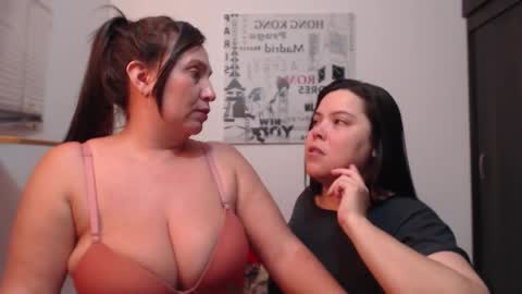 Snapshot of hidden_tinna chatting on October 27, 2025, 11:20 pm Tinna online show from October 27, 2025, 11:20 pm