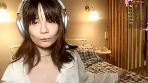 Snapshot of hienrebeck chatting on December 18, 2025, 5:19 pm May online show from December 18, 2025, 5:19 pm