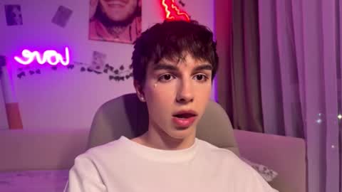 twinkvadusha online show from February 22, 2026, 7:56 pm