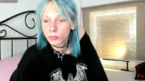 Snapshot of hika_ chatting on June 14, 2026, 1:57 pm hi im Hika online show from June 14, 2026, 1:57 pm