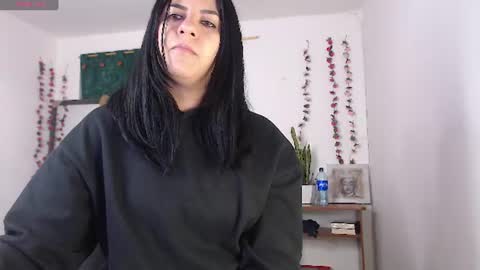 hilaril18 online show from July 9, 2026, 6:01 pm