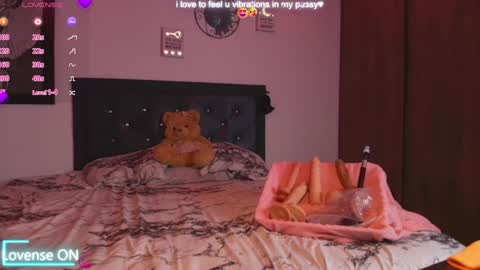 LUNA new account  FOLLOW ME online show from January 18, 2025, 1:52 am