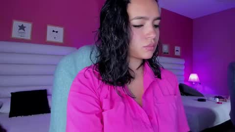 hilary_tailor online show from September 27, 2025, 11:48 am